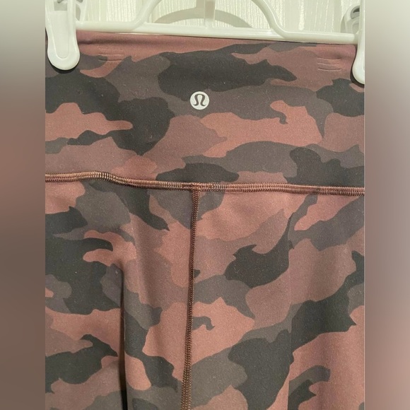 Lululemon Wunder Under 21" - size 4 - Picture 4 of 5